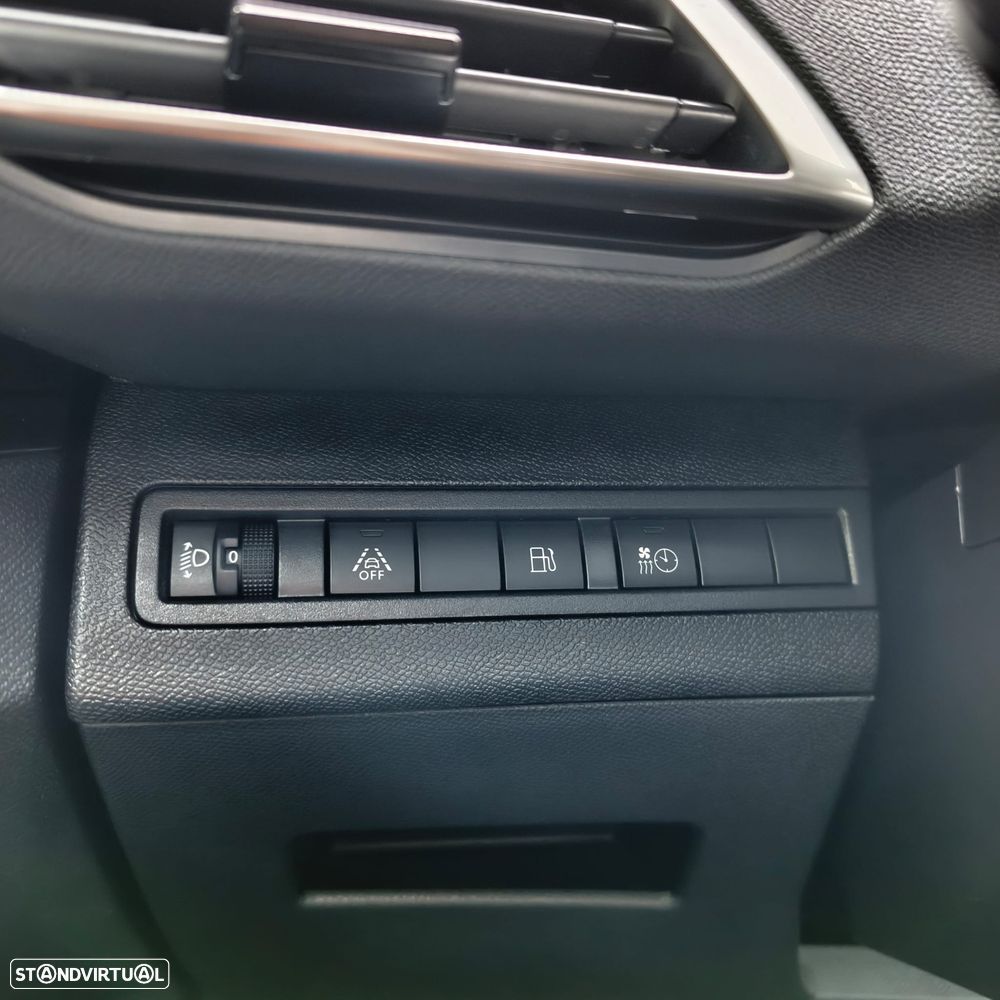 Peugeot 3008 1.6 Hybrid Allure Pack e-EAT8 - 20