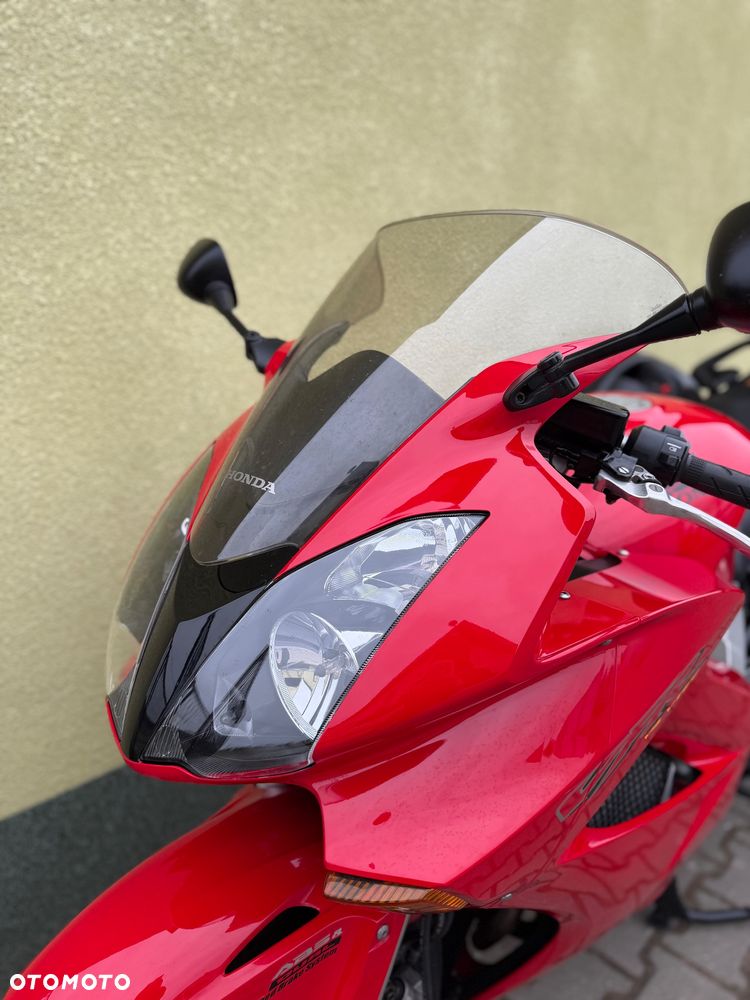 Honda VFR - 28