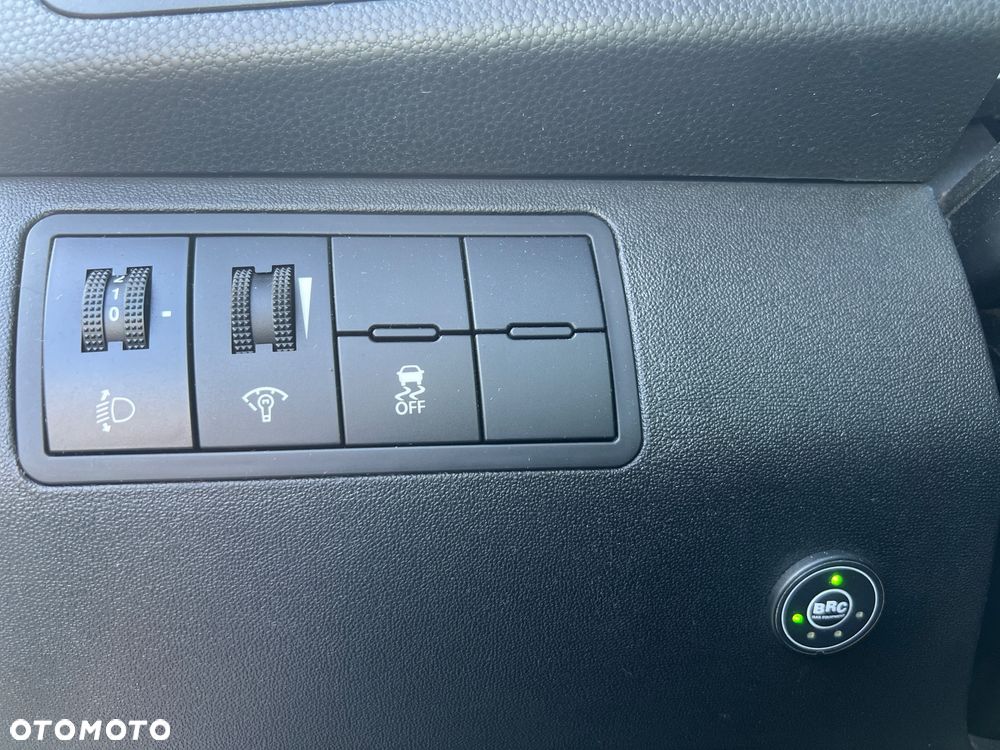 Kia Venga - 12