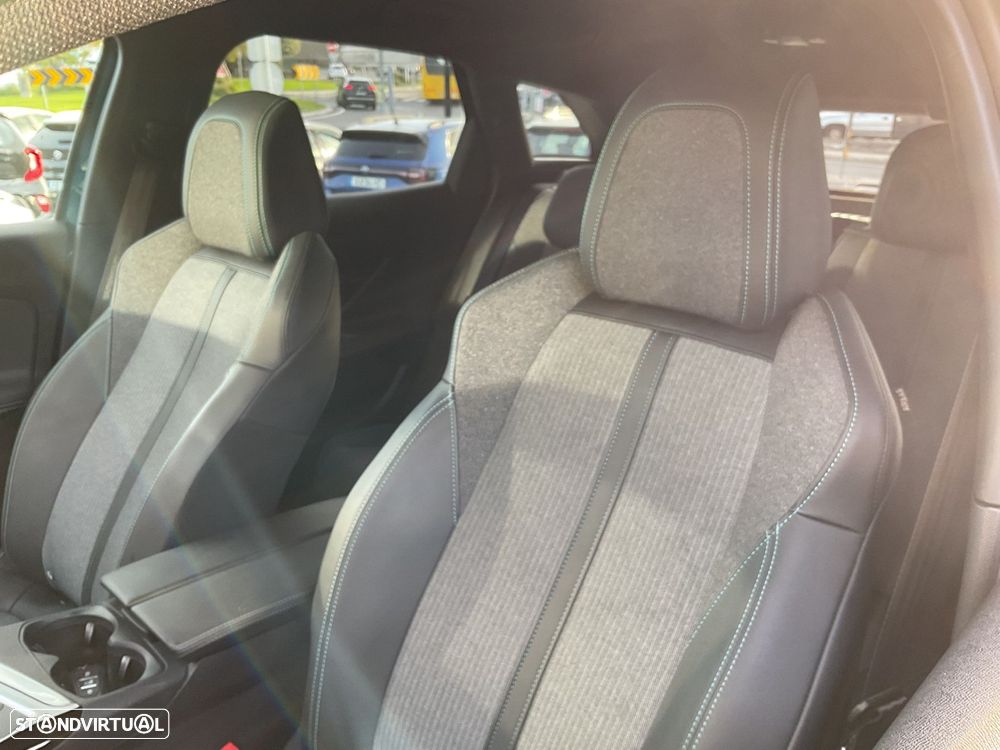 Peugeot 3008 1.2 PureTech Allure - 21