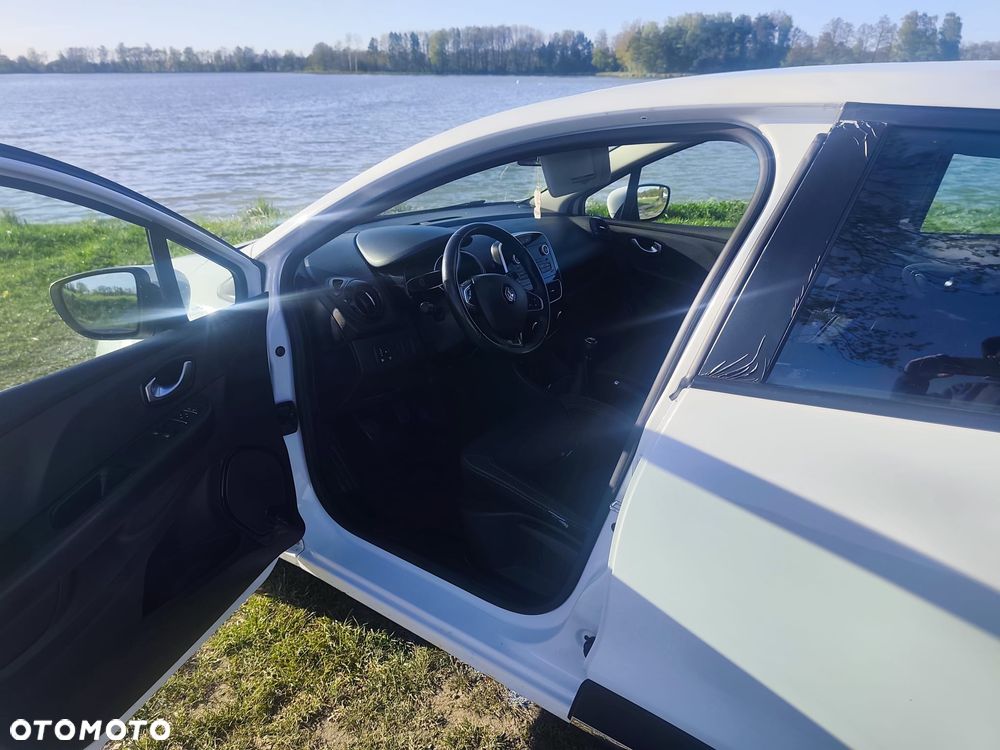 Renault Clio 1.2 16V 75 Life - 10