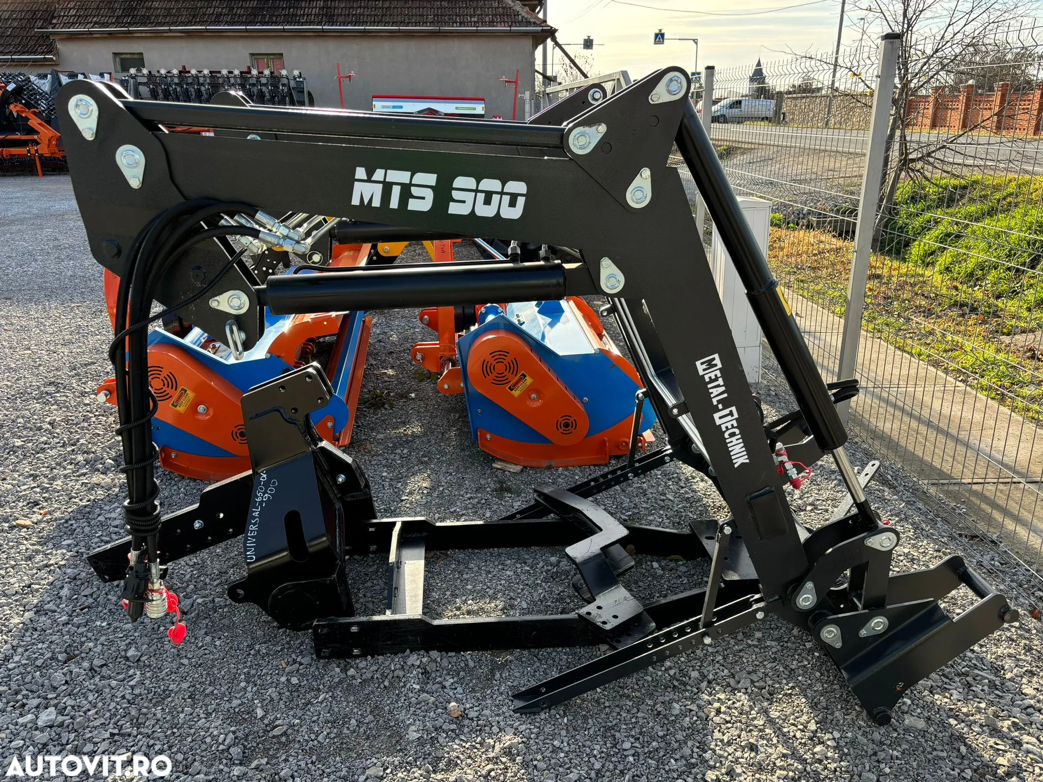 Terraking Încărcător frontal MetalTechnik MTS900 pentru UTB 650/445 - 2