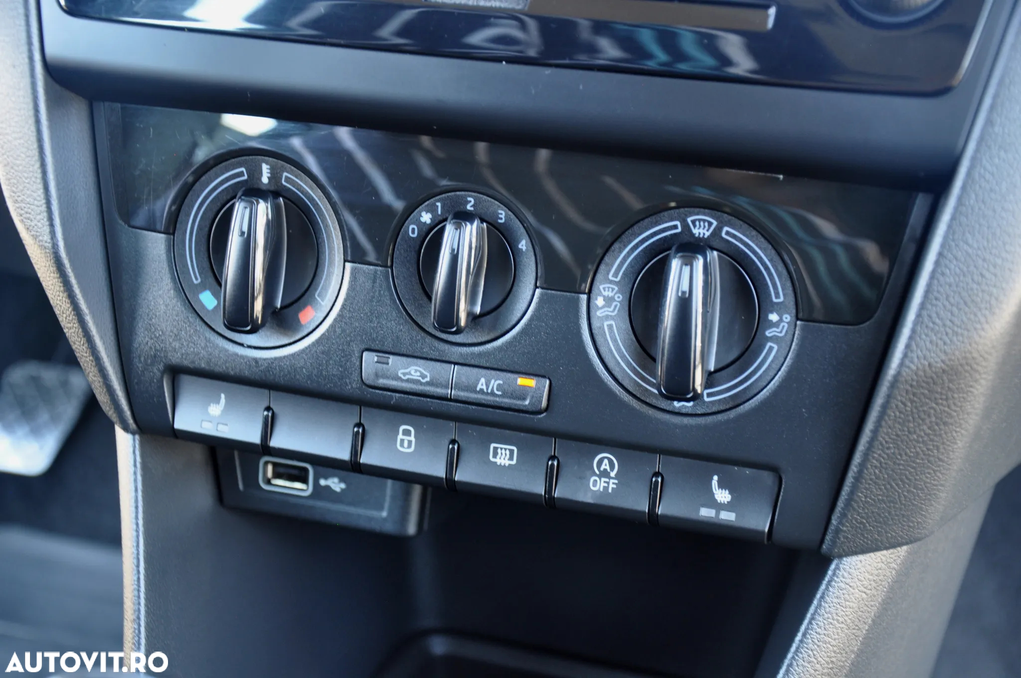 Skoda RAPID 1.0 TSI Ambition - 16