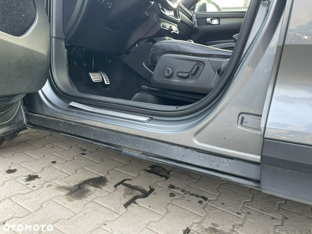 Volvo XC 40 T5 AWD Geartronic R-Design - 9