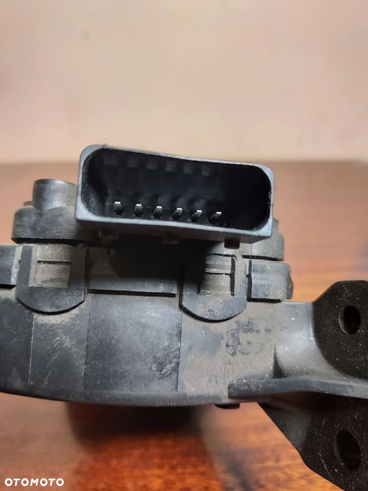 Potencjometr pedał gazu Opel Vectra C lift 2.2 - 2