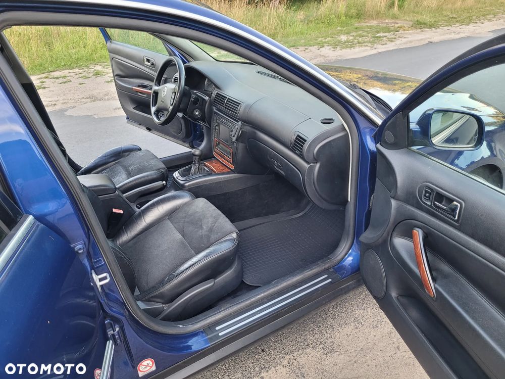 Volkswagen Passat 2.8 V6 4Mot Highline - 13