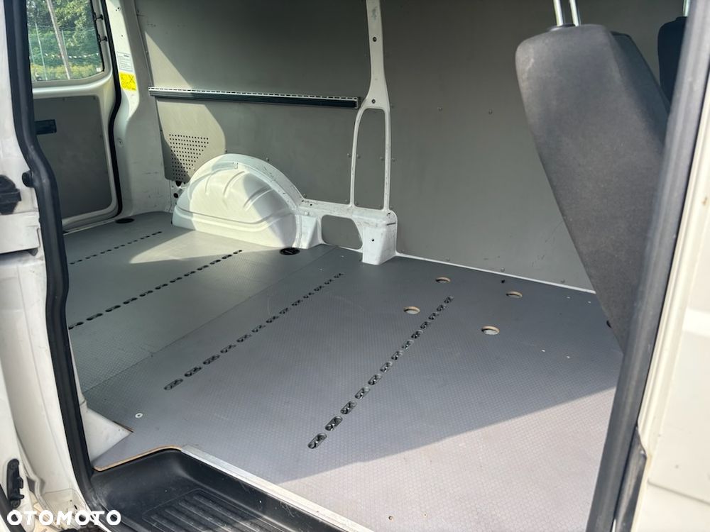 Volkswagen Transporter - 14