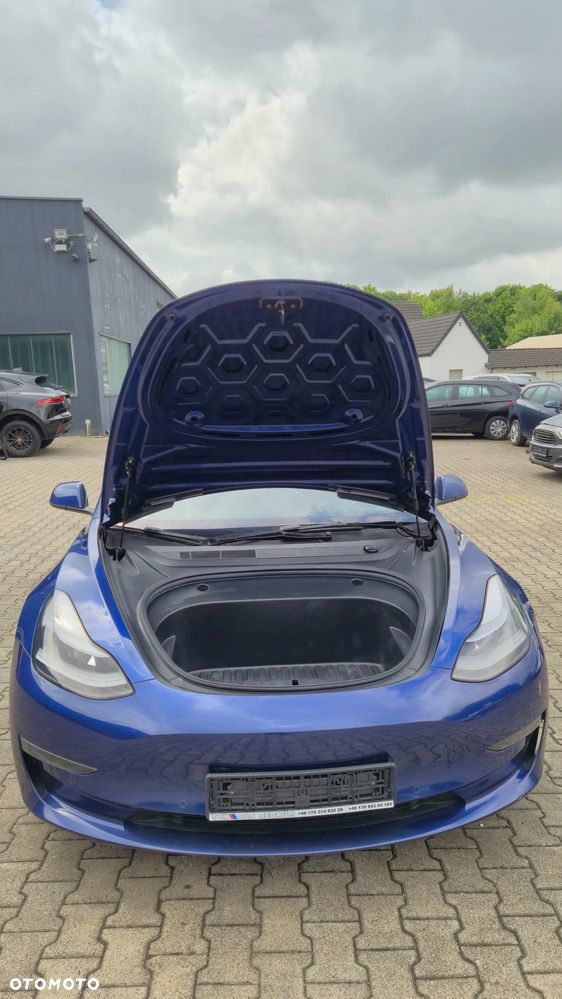 Tesla Model 3 - 12