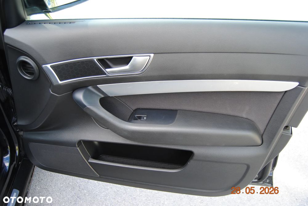Audi A6 Limousine 2.4 - 31