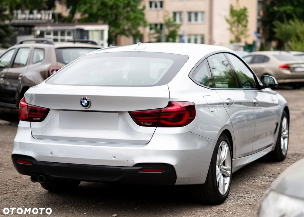BMW 3GT 330i xDrive M Sport - 8