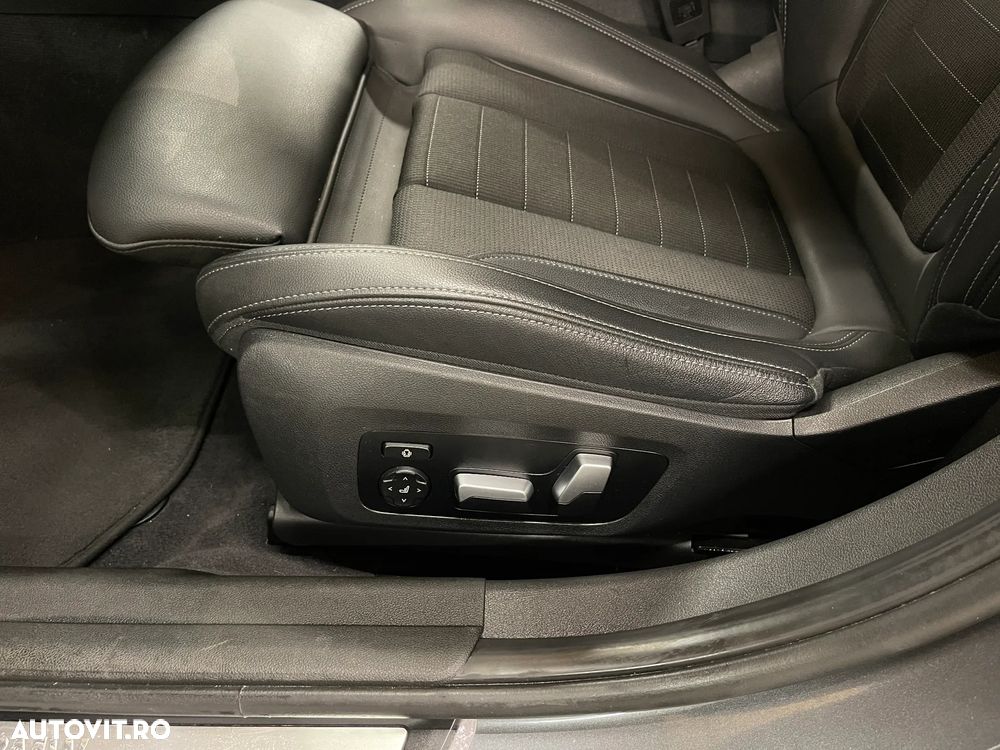 BMW Seria 3 330e AT PHEV - 32