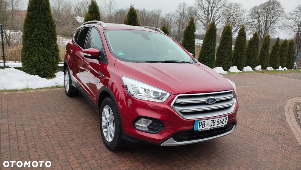 Ford Kuga 1.5 EcoBoost 2x4 Titanium - 1