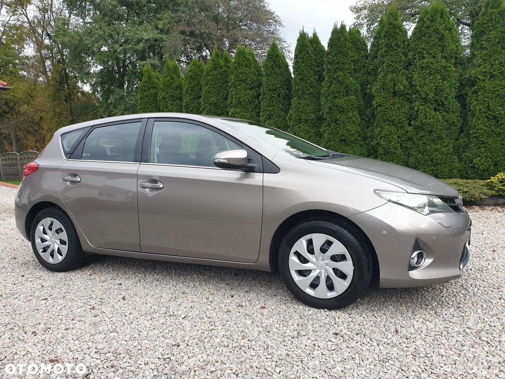 Toyota Auris 1.6 Executive - 6