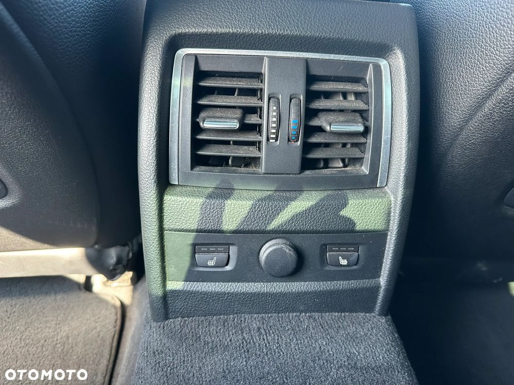 BMW Seria 3 340i xDrive M Sport Shadow - 17