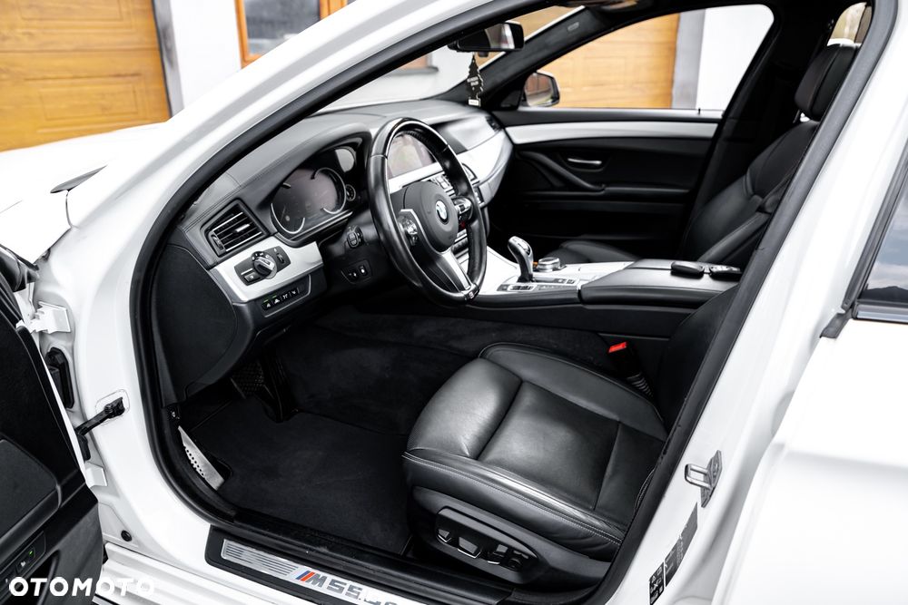 BMW Seria 5 M550d xDrive - 13