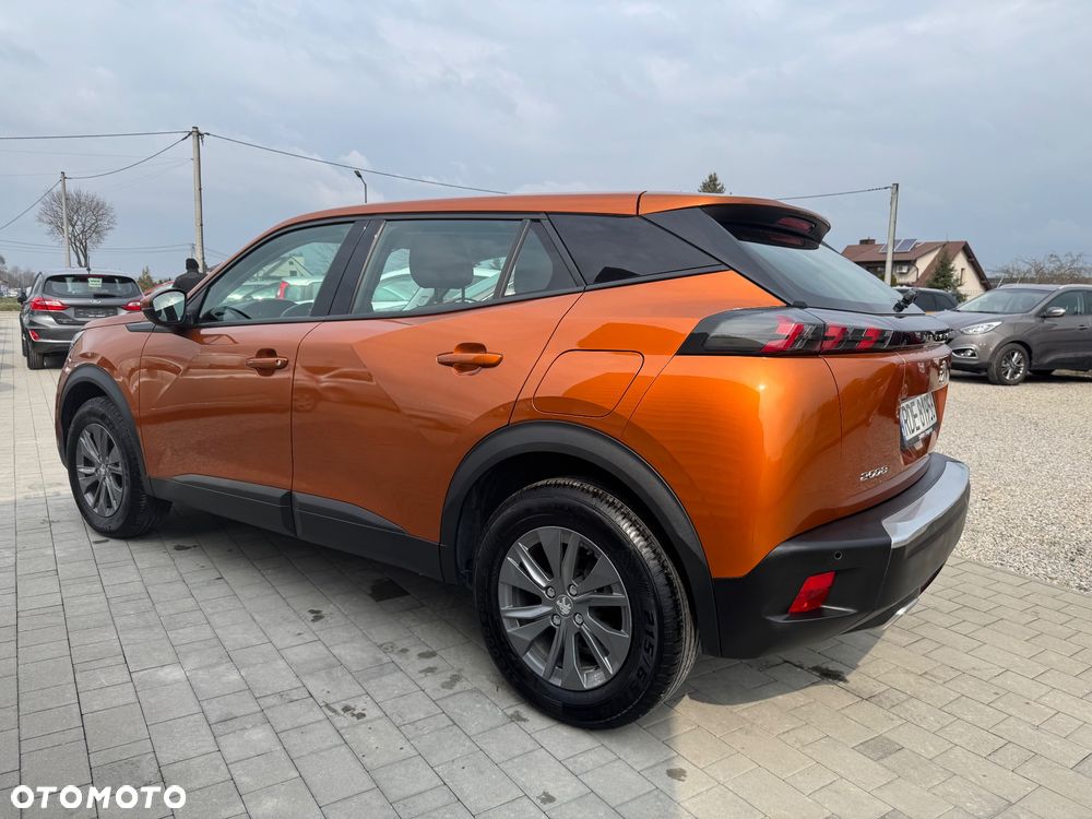 Peugeot 2008 1.2 PureTech Active S&S EAT8 - 11