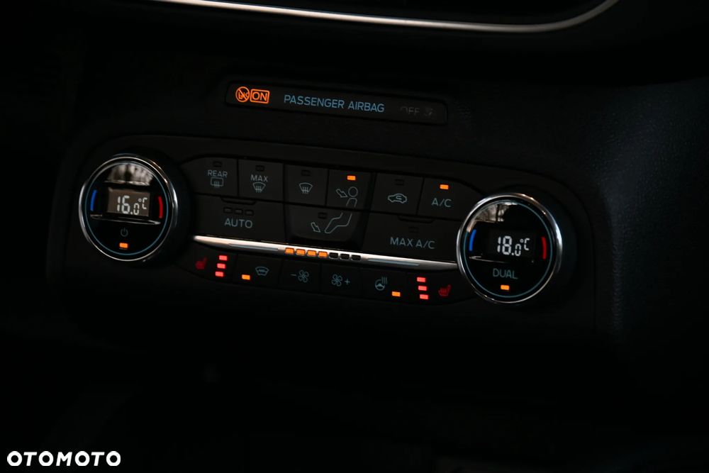 Ford Focus SW 2.0 TDCi Titanium ASS PowerShift - 29