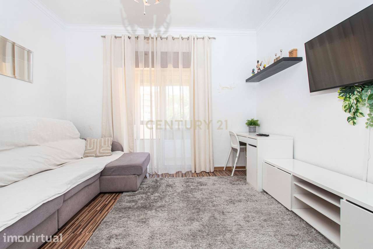 Apartamento T3 Espaçoso | Forte da Casa | Excelente Localização - Grande imagem: 3/21