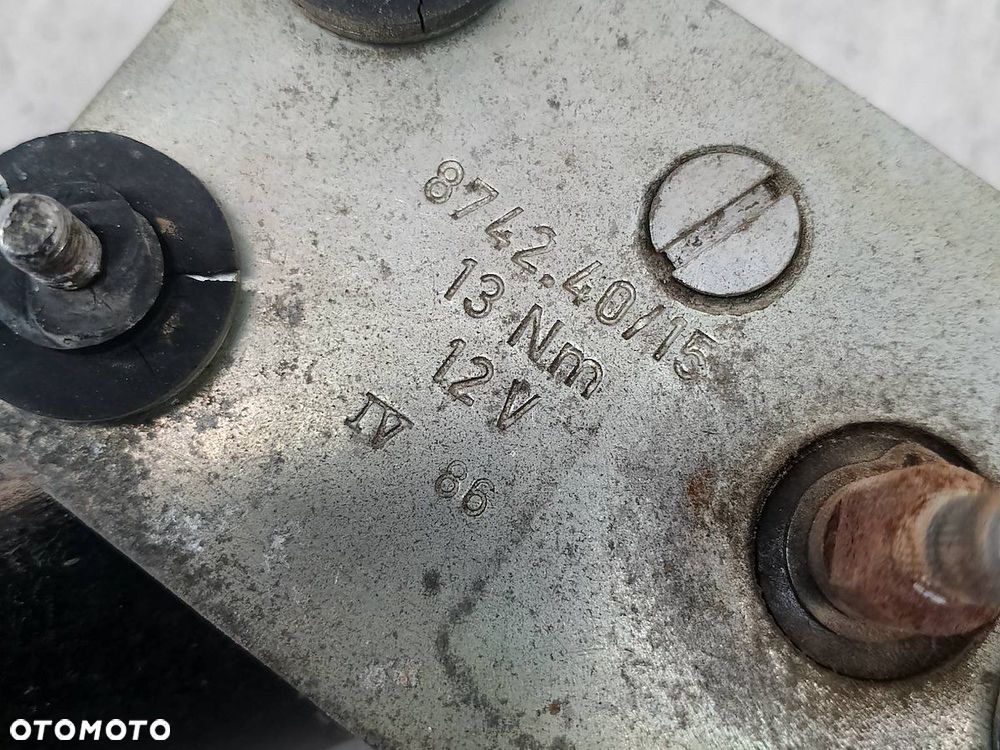 SILNICZEK WYCIERACZEK PRZÓD TRABANT 601 ( 64-90 ) 8742.40 - 2