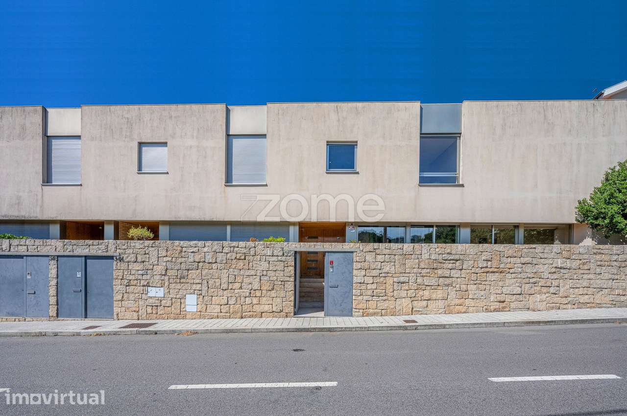 Moradia T3 com jardim, perto do Freixo em Valbom, Gondomar