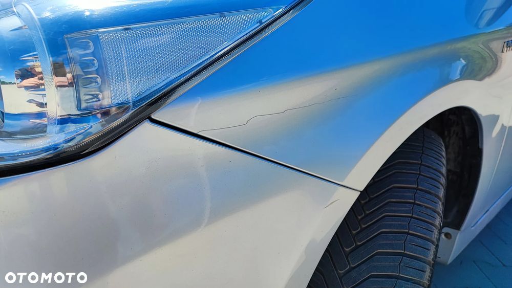 Toyota Prius (Hybrid) - 13