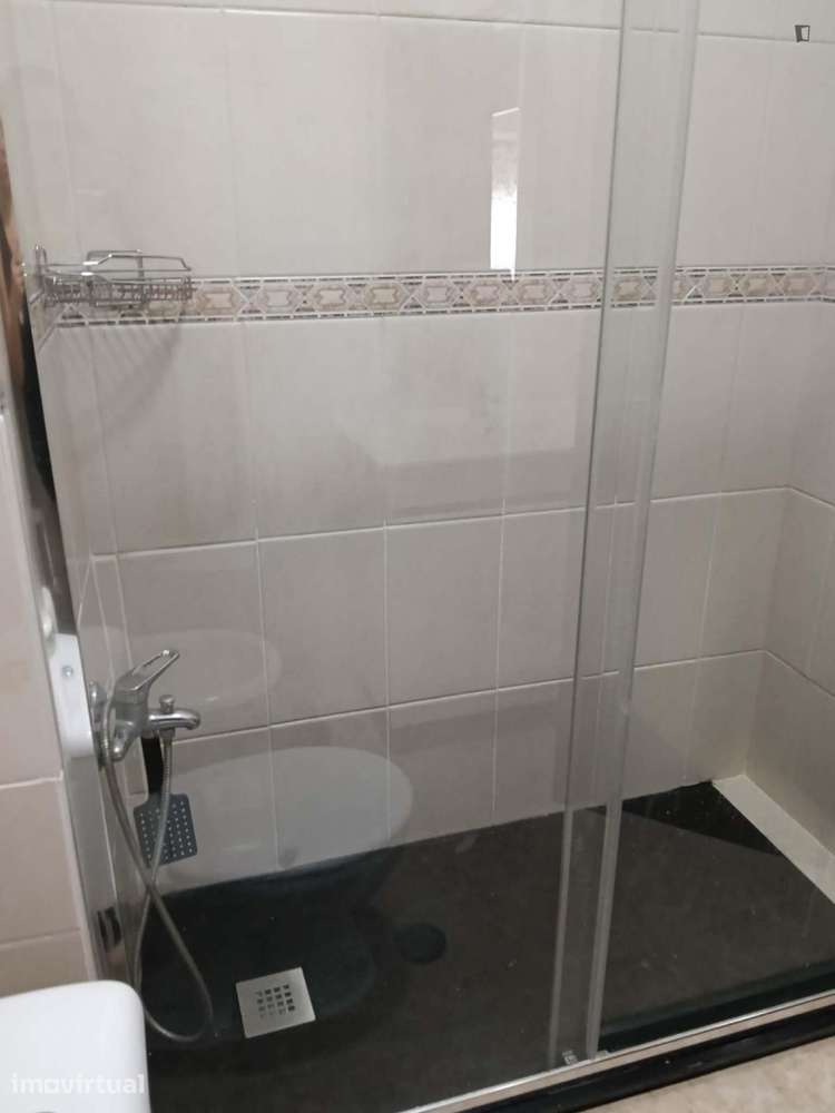 Quarto - localizado em Setubal - Grande imagem: 3/8