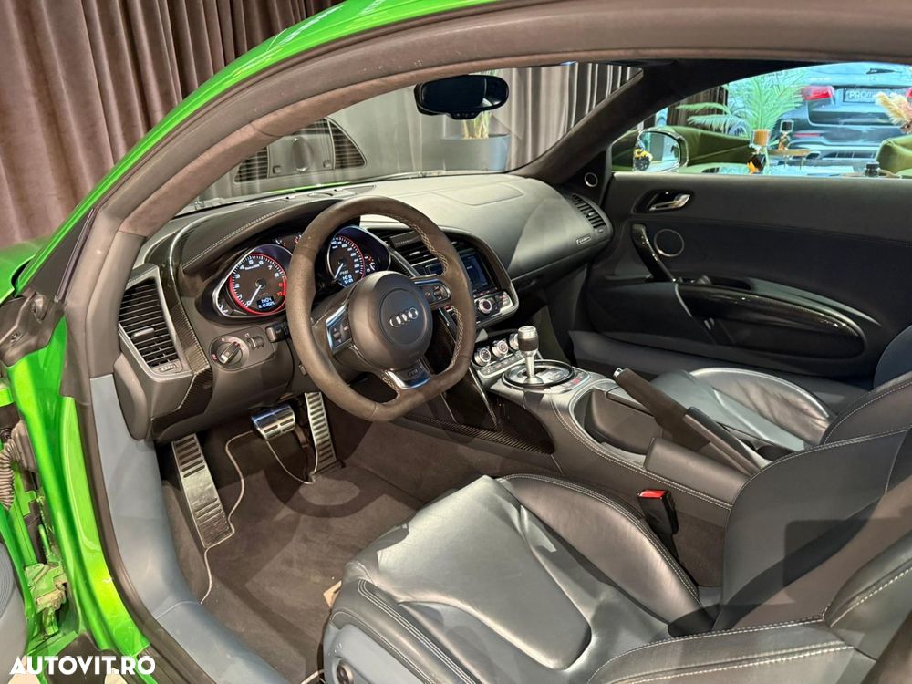 Audi R8 5.2 FSI Quattro R-Tronic - 16