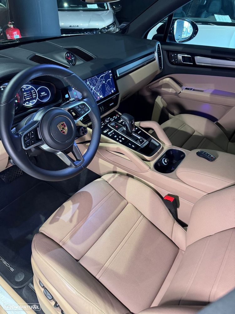 Porsche Cayenne E-Hybrid Platinum Edition - 26