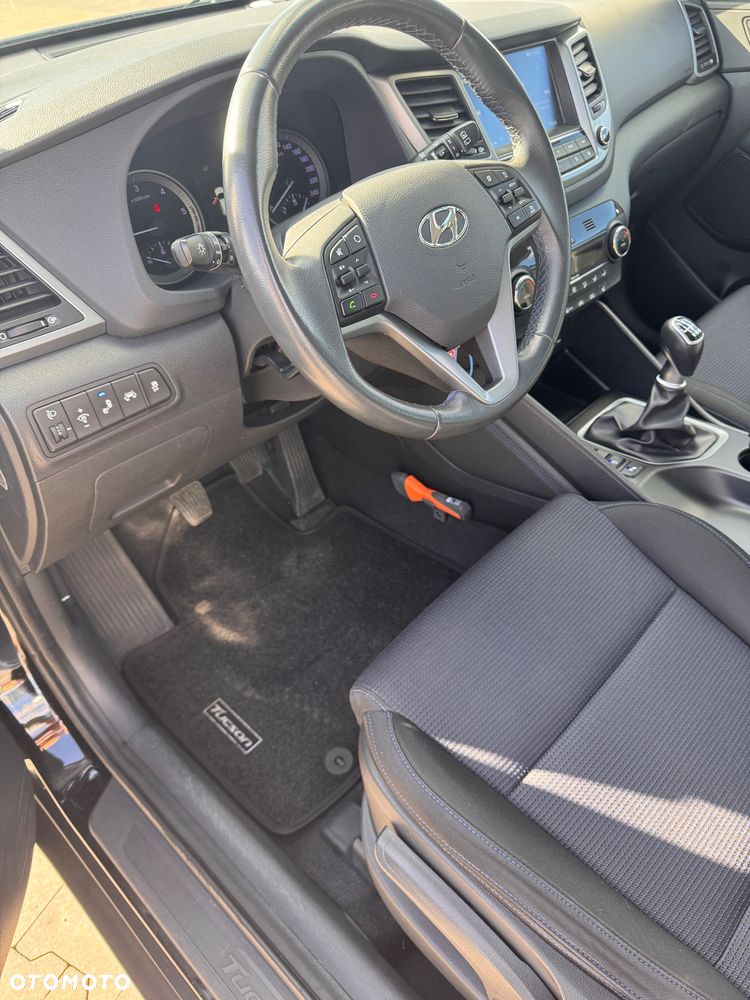 Hyundai Tucson blue 1.7 CRDi 2WD Style - 11