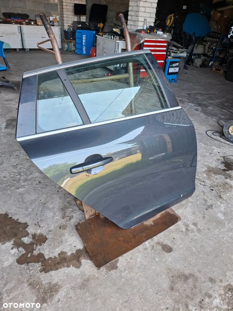 VOLVO V60 DRZWI TYŁ PRAWE TYLNE 492 - 1