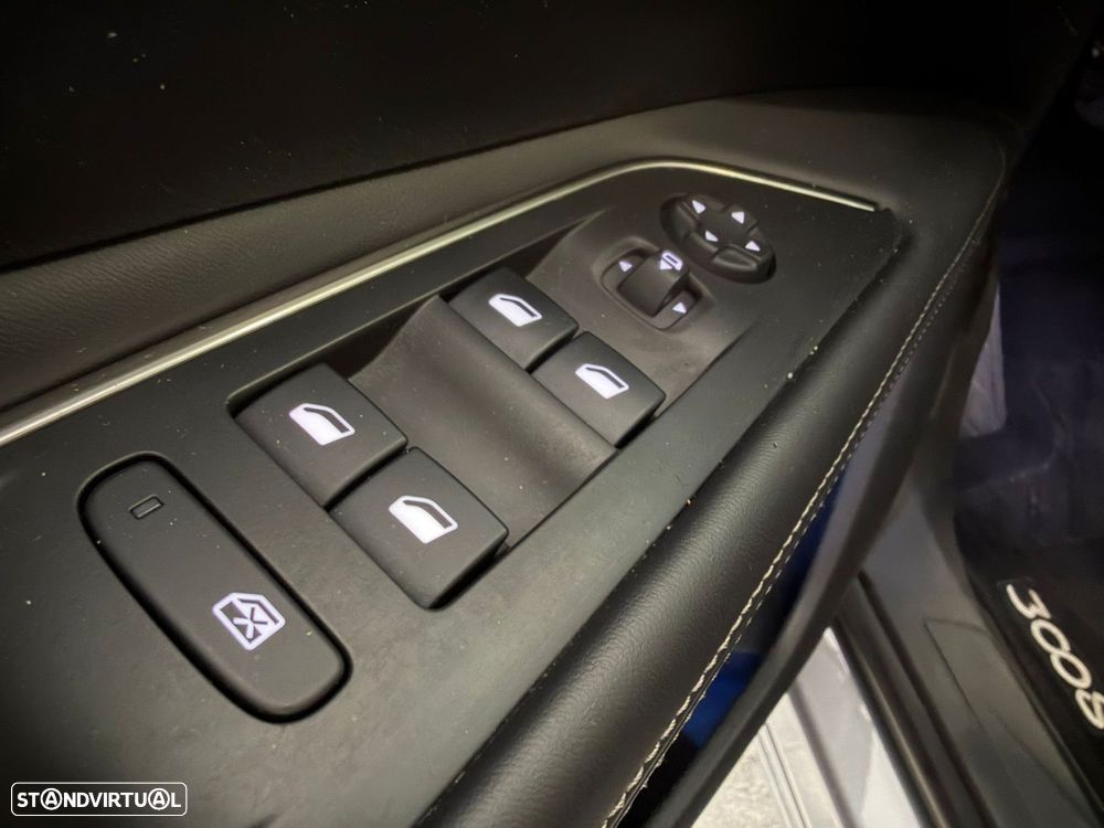 Peugeot 3008 1.2 PureTech Allure EAT8 - 20