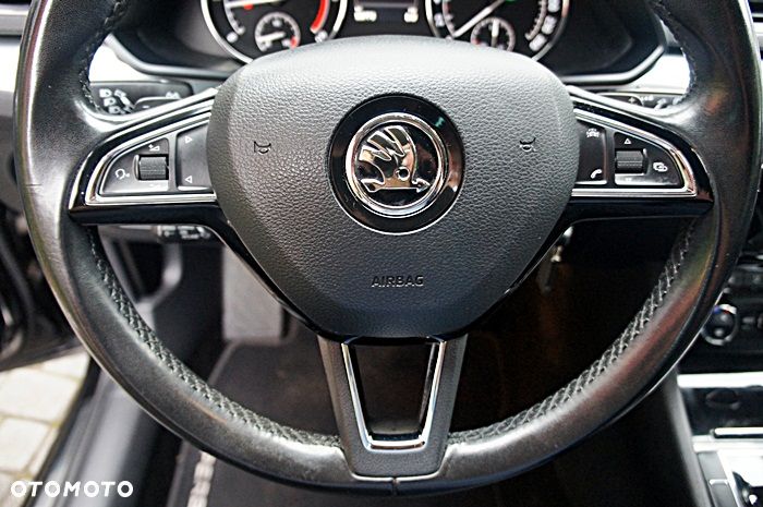 Skoda Superb 2.0 TDI DSG Sportline - 20