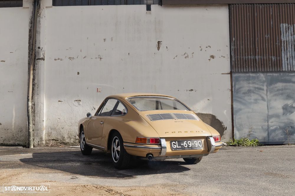 Porsche 911 Série F - 7