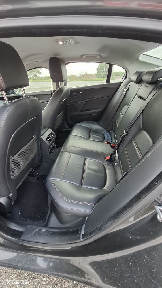 Jaguar XE E-Performance Prestige - 15