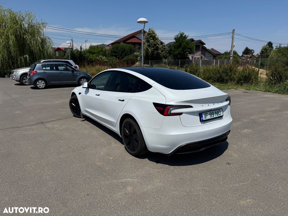 Tesla Model 3 - 4
