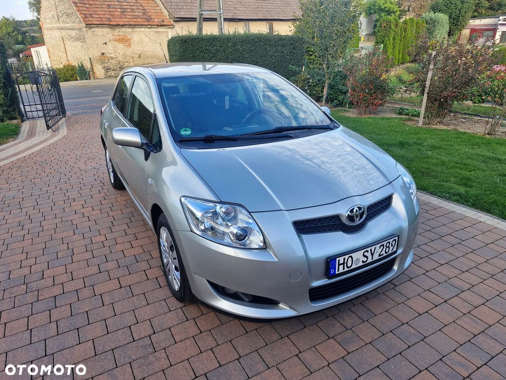 Toyota Auris 2007 photo 2