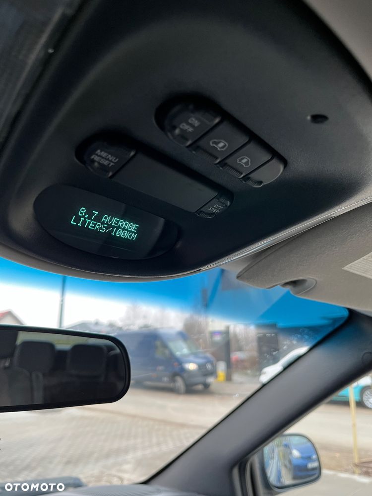 Chrysler Grand Voyager 2.8 CRD LX - 22