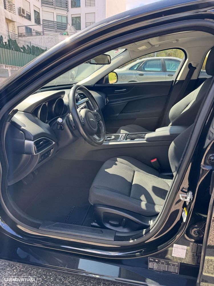 Jaguar XE 2.0 D Prestige Aut. - 7