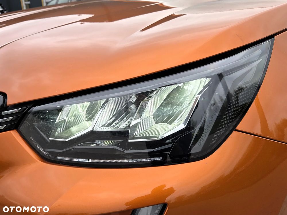 Peugeot 2008 PureTech 100 Allure S&S BVM6 - 9