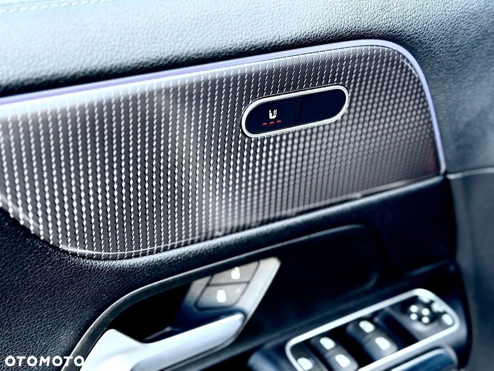 Mercedes-Benz GLA 200 d 8G-DCT AMG Line - 32