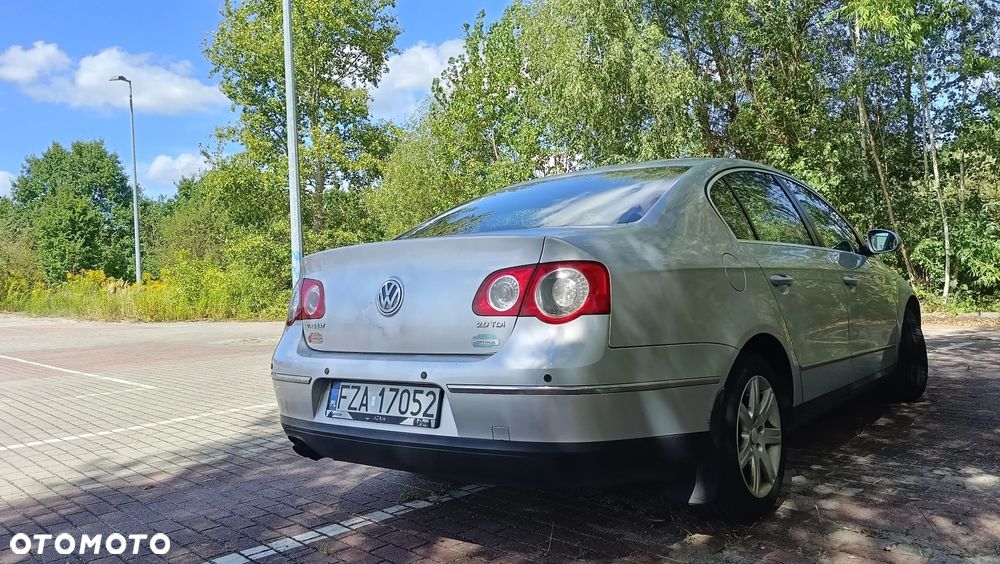 Volkswagen Passat 2.0 TDI Trendline - 5