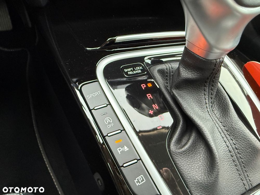 Kia XCeed 1.5 T-GDI L Business Line DCT - 17