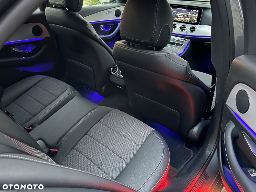 Mercedes-Benz Klasa E 220 d 4Matic 9G-TRONIC AMG Line - 22