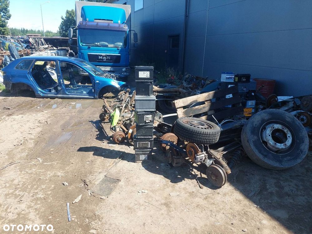 BELKA OŚ ZAWIESZENIA TYŁ BĘBNY BEZ ABS  PEUGEOT 206 I - 5