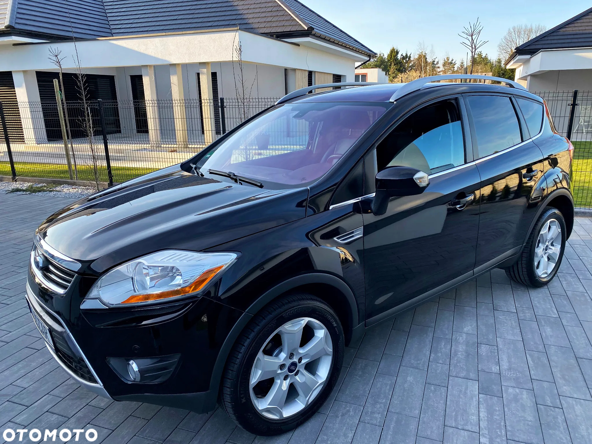 Ford Kuga 2.0 TDCi 2x4 Titanium - 3