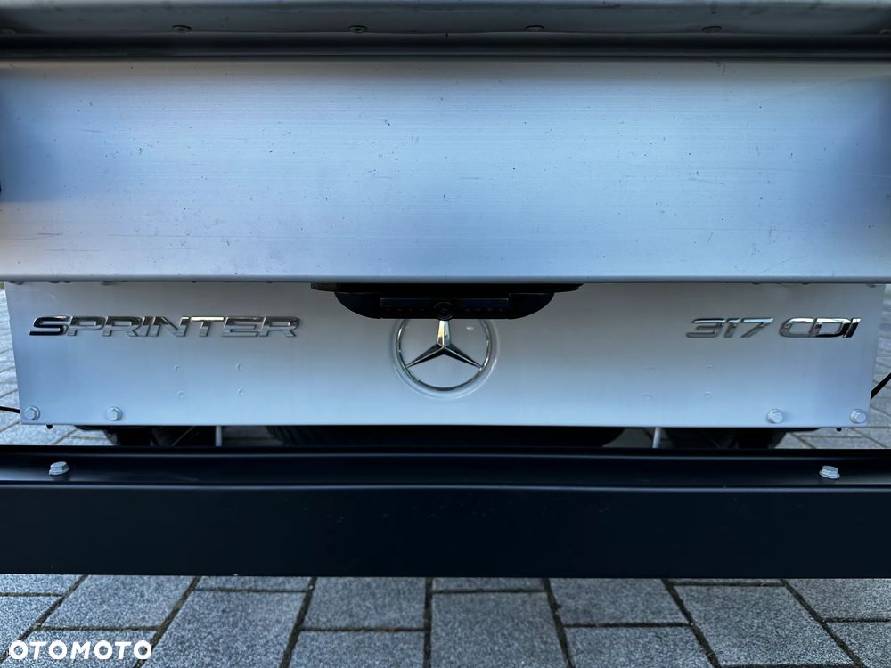 Mercedes-Benz Sprinter - 32