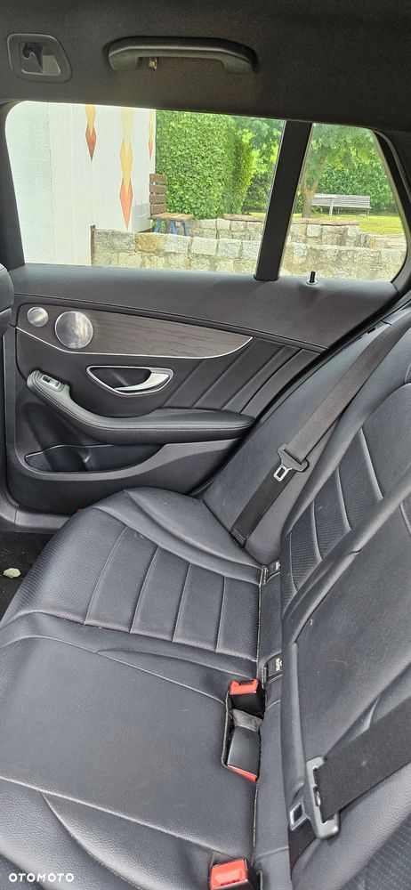 Mercedes-Benz Klasa C 250 7G-TRONIC - 31