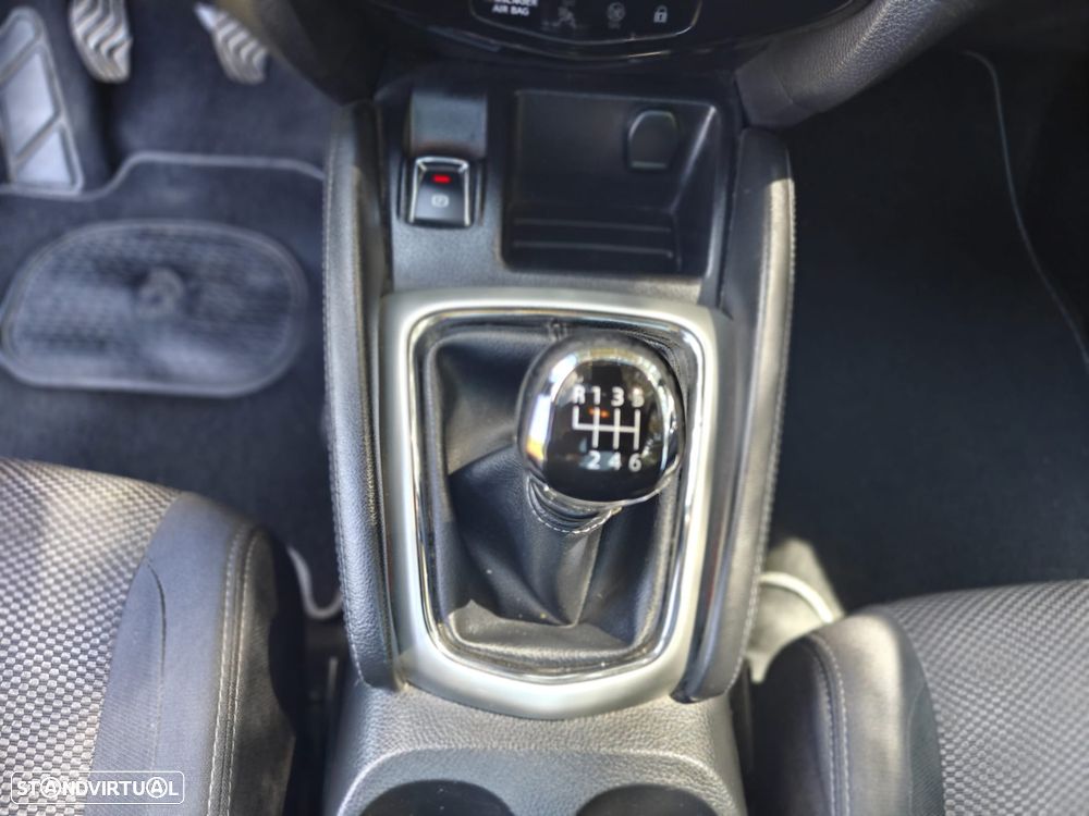 Nissan Qashqai 1.5 dCi N-Connecta 18 - 37