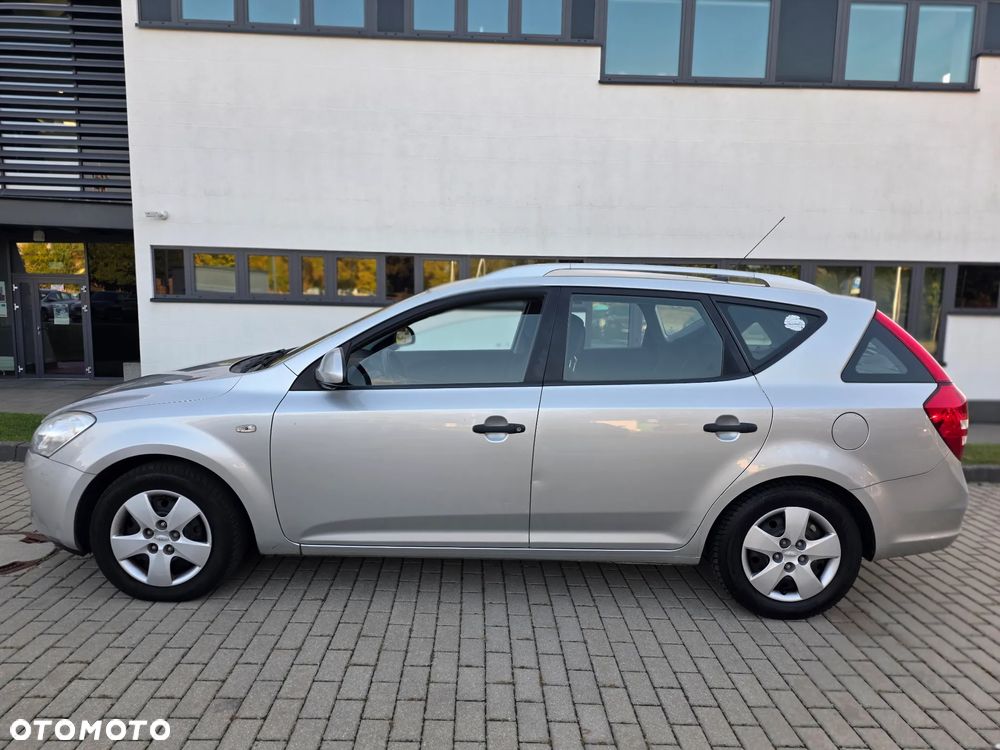 Kia Ceed - 9