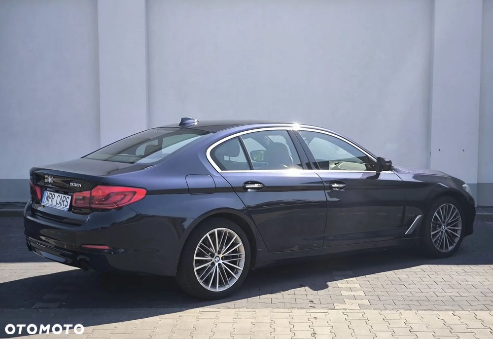 BMW Seria 5 530i Sport Line - 6